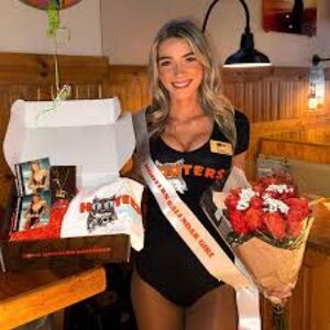 Hooters Autographed Calendar & Official Women’s Uniform Shorts XXS Black